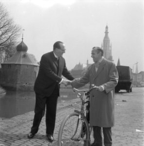 De nieuwe bisschop van Breda Monsigneur GH de Vet, Bestanddeelnr 913-6809