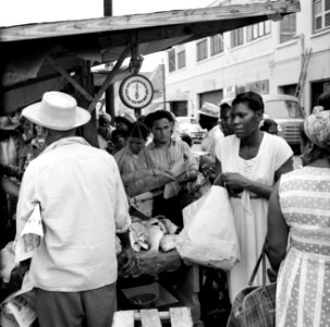 De markt aan de De Ruyterkade in Willemstad, Bestanddeelnr 252-2909