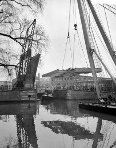 De klap voor de nieuwe Hortusbrug door de Latjesbrug, Bestanddeelnr 911-0455