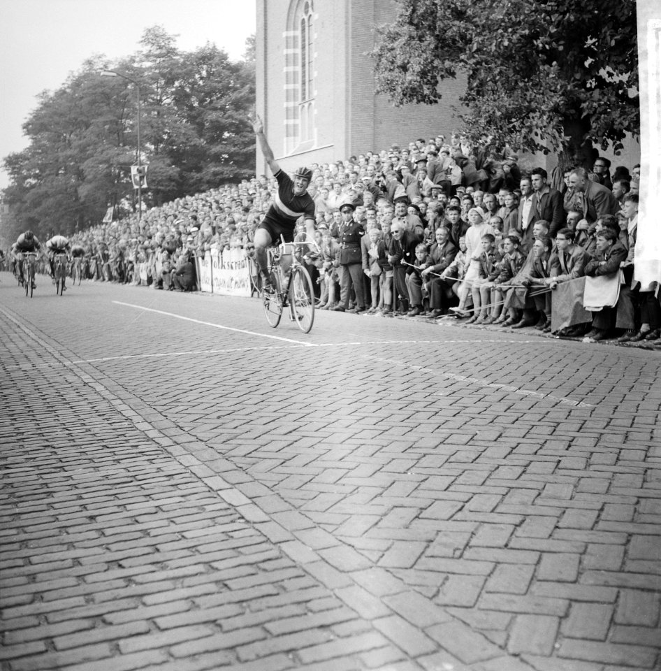 De klassieker van Chaam. Finish, Bestanddeelnr 912-7987