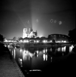 De Notre Dame verlicht, Bestanddeelnr 254-2071