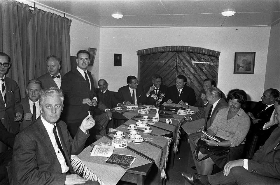 De Noodraad in zitting bijeen, Bestanddeelnr 919-6045