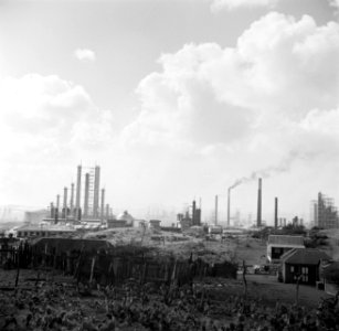 De omheining van de olieraffinaderij van de CPIM op de Isla op Curaçao, Bestanddeelnr 252-7736