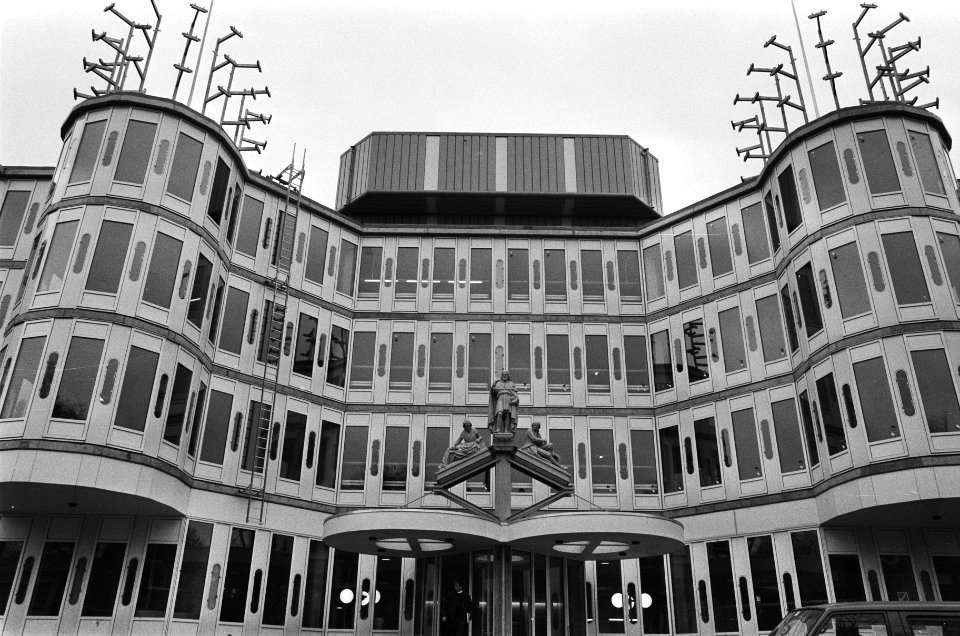 De oude beschermheilige boven de ingang, Bestanddeelnr 933-5336