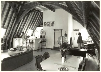 De oude kapel van het voormalig Ursulinenklooster, omgebouwd tot zolderkamer, in het Remonstrants hofje Isabella van Leeuwarden. NL-HlmNHA 54031411