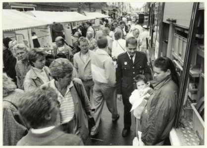 De knoedelmarkt (jaarmarkt) in de Amsterdamstraat