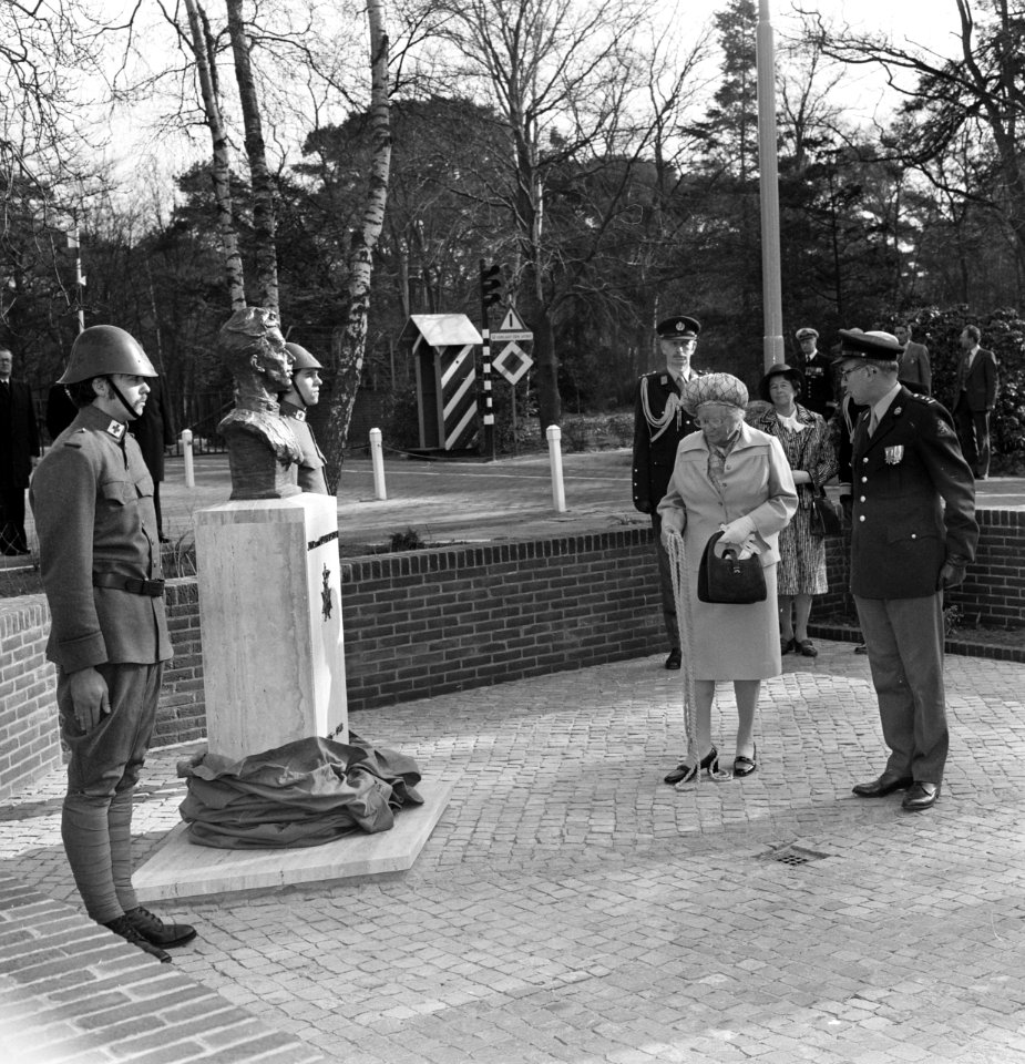 De onthulling van het borstbeeld, Bestanddeelnr 930-2122