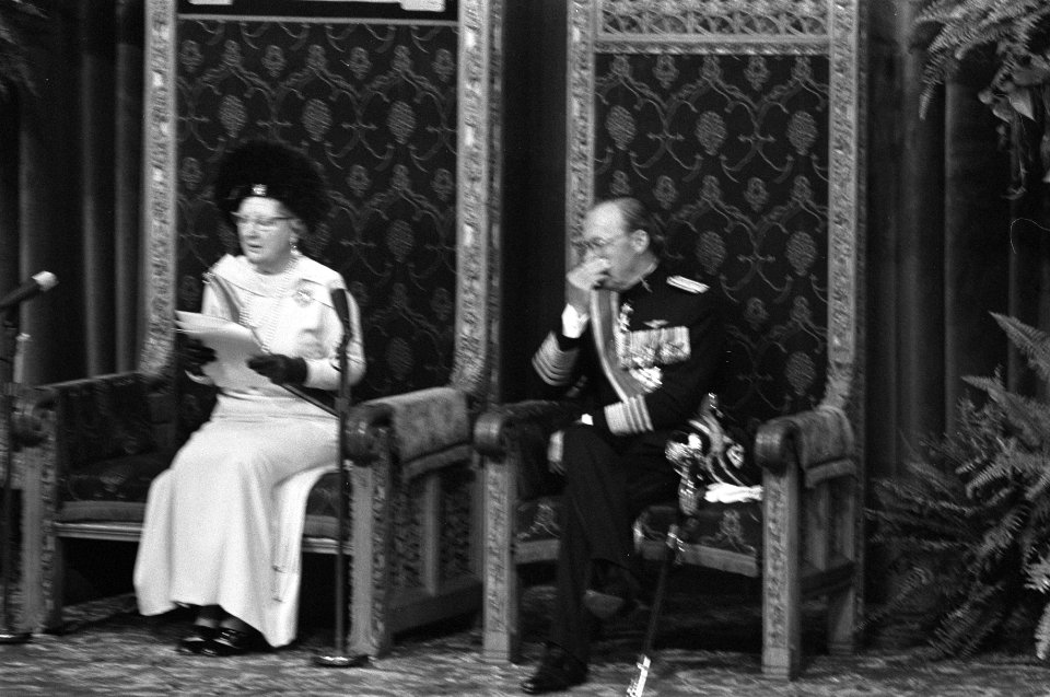 De opening van de Staten-Generaal koningin Juliana en prins Bernhard tijdens he, Bestanddeelnr 925-8911