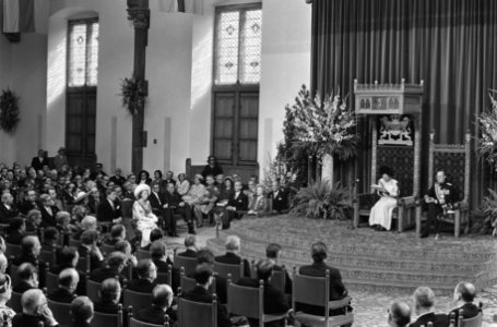 De opening van de Staten-Generaal koningin Juliana en prins Bernhard tijdens he, Bestanddeelnr 925-8913