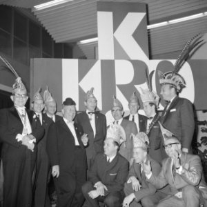 De Kerkrader-carnavalsclub met hun prins, Bestanddeelnr 918-4782