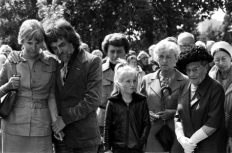 De op de begrafenis aanwezige familie en kennissen, waaronderJennie Williamson …, Bestanddeelnr 928-0669