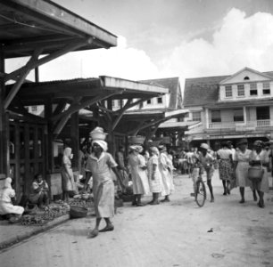 De markt in Paramaribo, Bestanddeelnr 252-6128