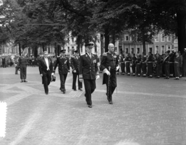 De nieuwe Sovjet ambassadeur en Jhr. D.G. de Graeff, Bestanddeelnr 905-9303