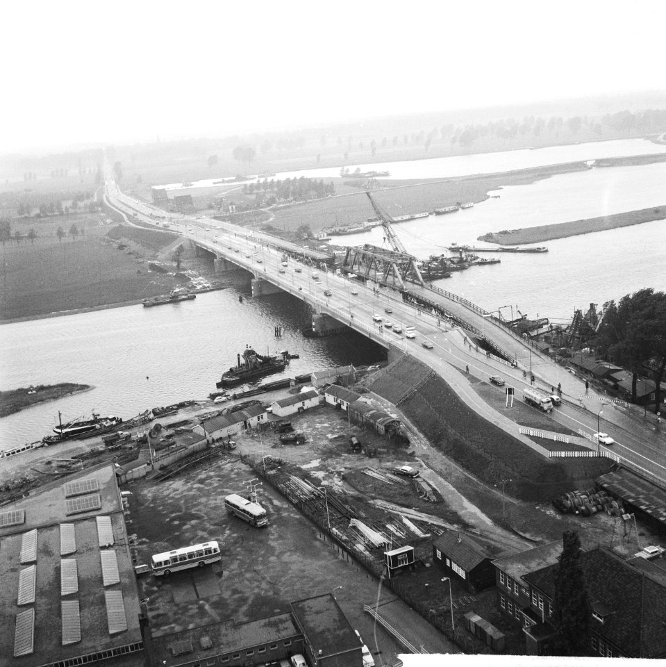 De nieuwe Maasbrug te Roermond, overzicht nieuw brug, Bestanddeelnr 914-2774