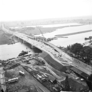 De nieuwe Maasbrug te Roermond, overzicht nieuw brug, Bestanddeelnr 914-2773