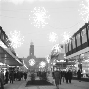 De Lijnbaan in Rotterdam verlicht, Bestanddeelnr 913-2101