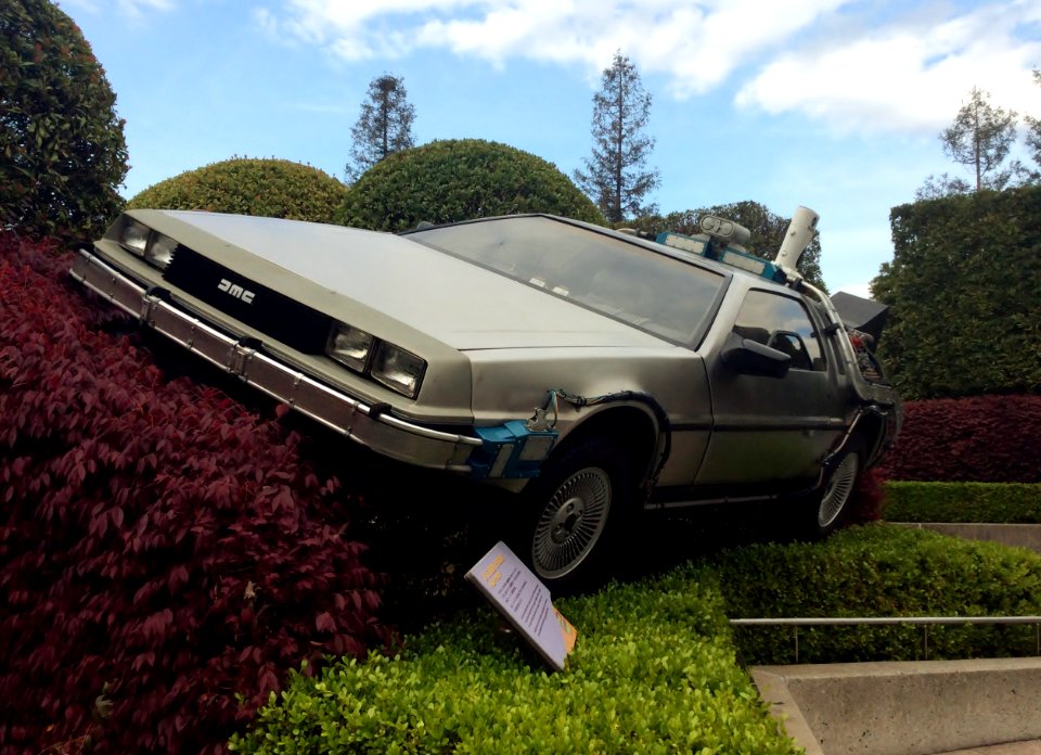 De Lorean DMC-12 Time Machine in Universal Studios Japan (1)