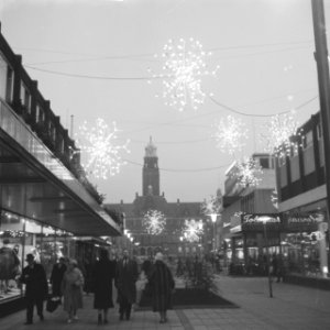 De Lijnbaan in Rotterdam verlicht, Bestanddeelnr 913-2105