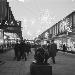 De Lijnbaan in Rotterdam verlicht, Bestanddeelnr 913-2102