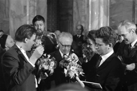 De loting met v.l.n.r. Larsen, Donner, Botvinnik en Spassky, Bestanddeelnr 923-4486