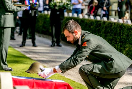 De laatste eer voor soldaat Hendrik Verbruggen uit Dreumel-2