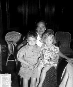 De kinderen van ex-KNIL-kapitein Westerling, Johnny T. Fourier en Celia Fourier , Bestanddeelnr 904-7451