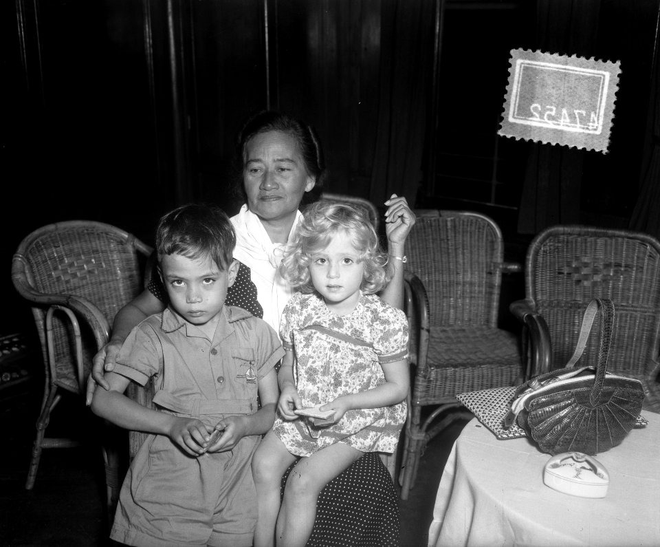 De kinderen van ex-KNIL-kapitein Westerling, Johnny T. Fourier en Celia Fourier , Bestanddeelnr 904-7452