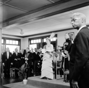 De koningin tijdens de vergadering van de Staten van Suriname, Bestanddeelnr 252-4258