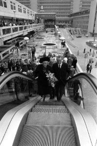 De koningin op een roltrap, Bestanddeelnr 926-8123
