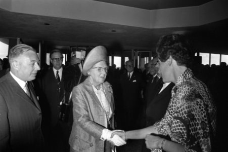 De koningin tijdens de opening, Bestanddeelnr 925-5966