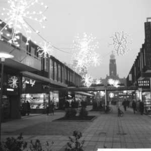 De Lijnbaan in Rotterdam verlicht, Bestanddeelnr 913-2103