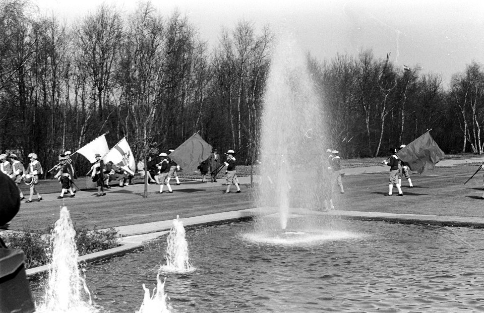 De Keukenhof de Gelderse dag (Vendelzwaaiers), Bestanddeelnr 913-7611