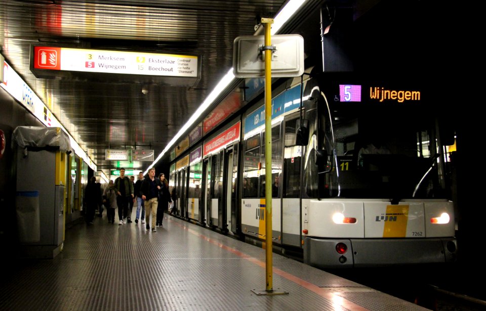 De Lijn Hermelijn Lijn 5 Opera Premetro