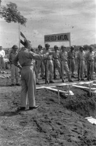 De Legerpredikant van het KNIL majoor ds. D. Sybesma van het hoofdkwartier Adju, Bestanddeelnr 104-5-6