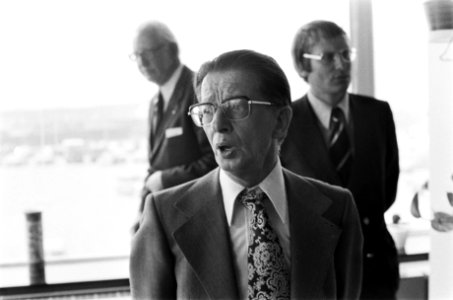 De loco-burgemeester van Den Haag Nuy, Bestanddeelnr 928-0945