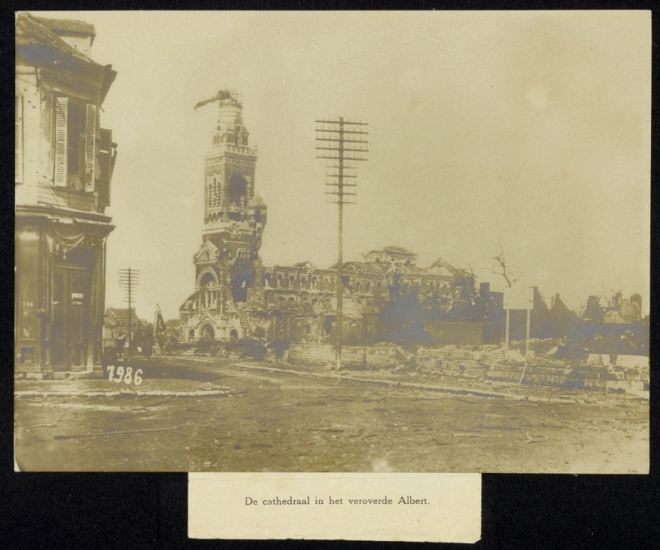 De kathedraal in het veroverde Albert, Bestanddeelnr 158-0494