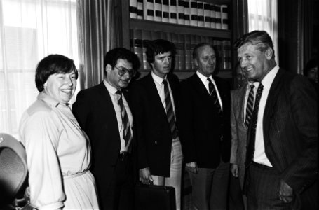 De Kamerleden Van Thijn, De Boors en De Koning bij de vergadering van de Tweede , Bestanddeelnr 930-9149