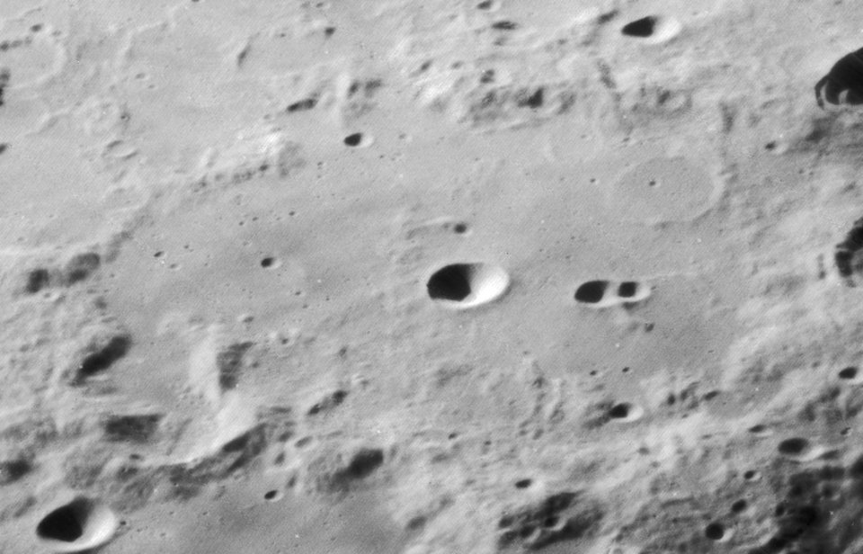 De La Rue crater 4165 h1