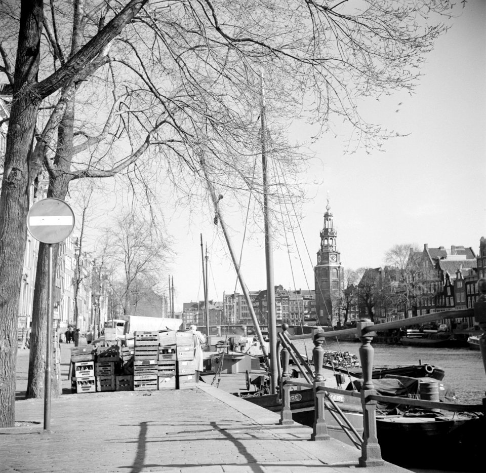 De Eilandsgracht met rechts de Oude Waal en links de Binnenkant in Amsterdam, re, Bestanddeelnr 254-5572