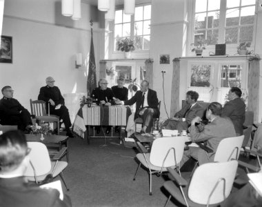 De Engelse generaal van het Leger des Heils , Fred Coutts overzicht persconferen, Bestanddeelnr 916-4781