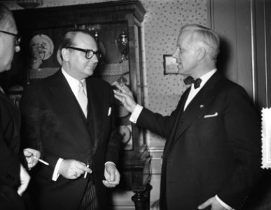 De Duitse minister van Buitenlandse Zaken, Heinrich von Brentano bezoekt de burg, Bestanddeelnr 907-6314