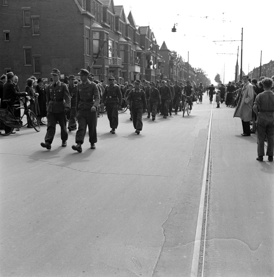 De Duitsers verlaten Den Haag, Bestanddeelnr 900-3257