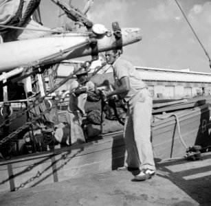 De drijvende markt aan de De Ruijterkade in Willemstad op Curaçao, Bestanddeelnr 252-7265