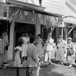 De koningin bezoekt een Hindoestaans kindertehuis in Alkmaar, Bestanddeelnr 252-4507