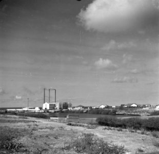 De distillatie-inrichting van 's Lands water Voorziening (LWV) bij Spaans Lagoen, Bestanddeelnr 252-7954