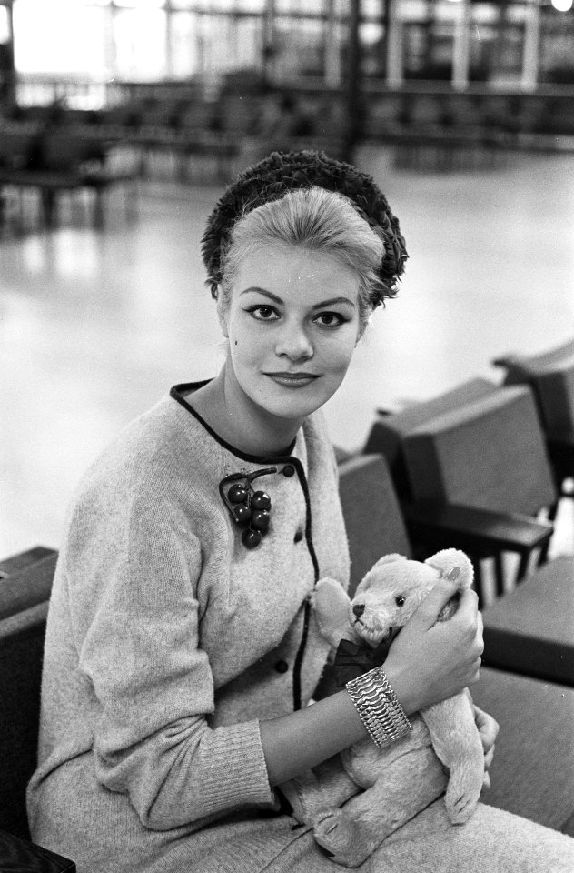 De Duitse prinses Karin zu Lieningen (kop), meest gevraagde mannequin van Europa, Bestanddeelnr 914-4620