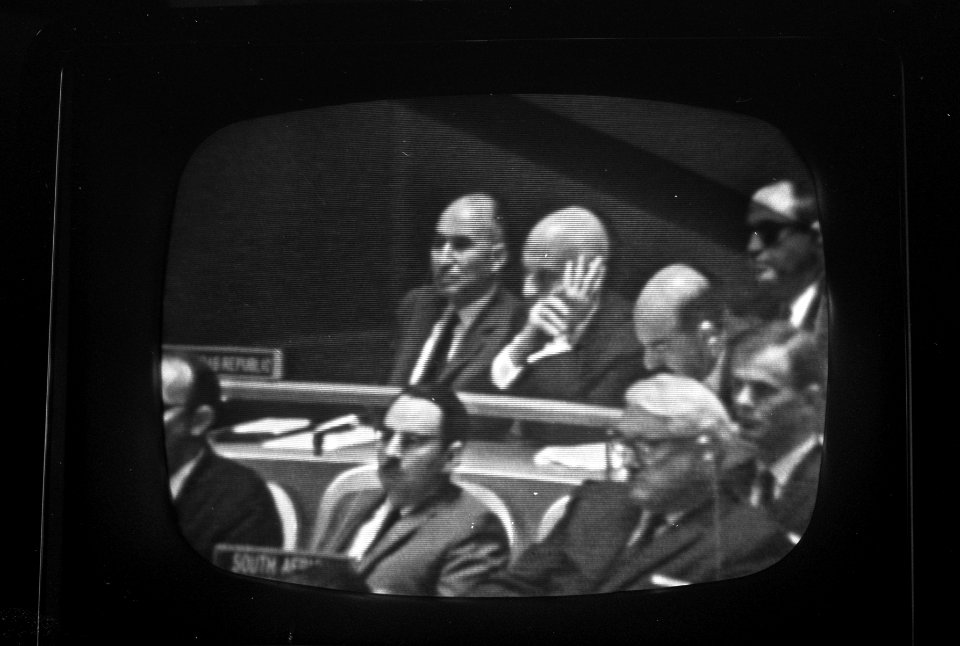 De Egyptische delegatie met in het midden El Kony, Bestanddeelnr 920-4194