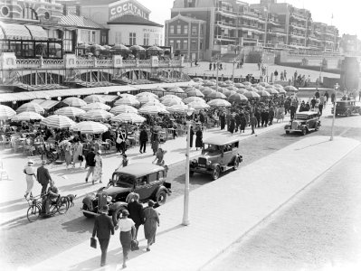 De boulevard in Scheveningen, Bestanddeelnr 189-0764