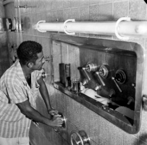 De brouwerij van de Surinaamse Brouwerij in Paramaribo, Bestanddeelnr 252-5035