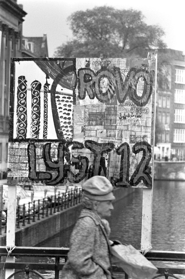 De eerste provolijst op brug Prinsengracht, hoek Leidsestraat, Bestanddeelnr 919-1196